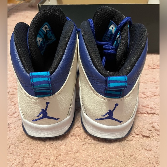 EUC air Jordan retro 10 - Picture 4 of 6